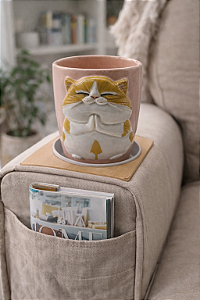 Caneca artesanal cerâmica gato orando