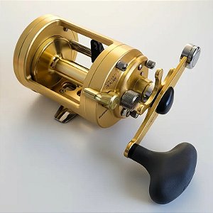 Carretilha Shimano Calcutta 700B Direita