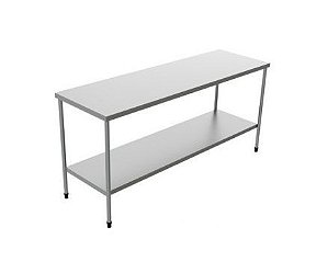 Mesa com prateleira lisa
