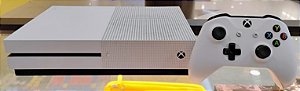 XBOX ONE S + 1 CONTROLE + CABOS