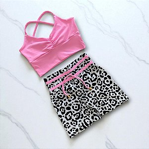 Conjunto Shorts Cintura Alta Laço Fake Onça Preto e Branco e Top Rosa