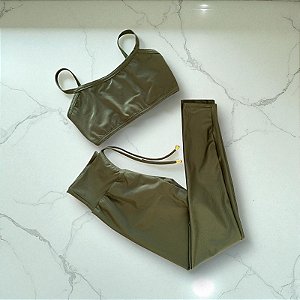 Conjunto Calça Empina e Cordinha Cintura Alta Canelado Compressão Verde Militar