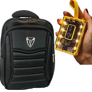 Kit Mochila Unissex Com Compartimento Para Notebook Ideal Para Trabalho Faculdade Viagens Cor Preta + Carregador Portátil Para Celular Com Cabo USB