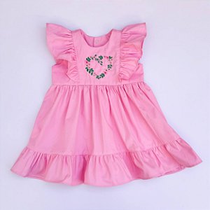 VESTIDO MELISSA RECORTE E BABADO NA PALA ROSA COM BORDADO CORAÇÃO 100% ALGODÃO