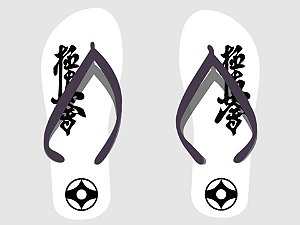 Chinelo com o Kanku e Kanji estampado