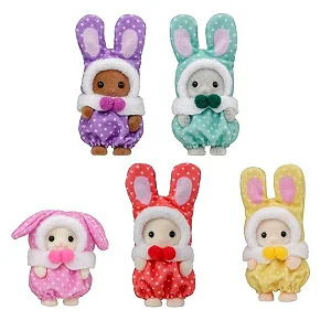 Sylvanian Families Bebê Surpresa com Fantasia Colorida de Coelho 5924