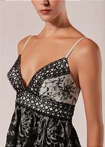 TOP COM ALÇA MARE FLORITO BRANCO E PRETO