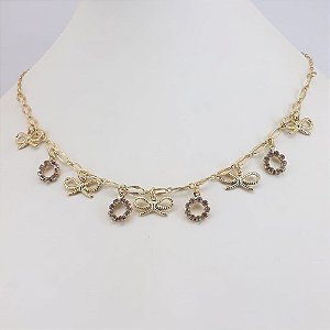 CHOKER FOLHEADO A OURO COM PENDURADOS REDONDOS EM STRASS E LACINHOS