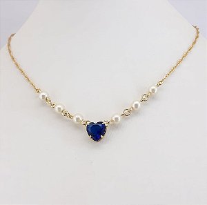 CHOKER FOLHEADO A OURO EM PÉROLAS E PEDRA CORAÇÃO