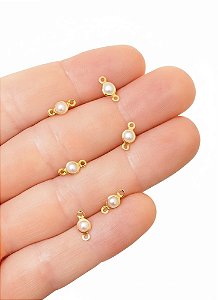 ENTREMEIO PEROLA 4mm DUAS SAÍDAS FOLHEADO A OURO- 80 UNIDADES