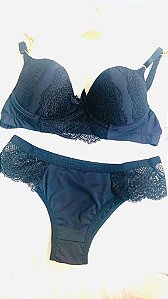 Conjunto de Sutiã e calcinha, com detalhe em renda