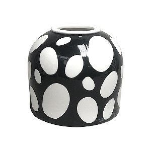 VASO DE CERAMICA COM DESENHOS DE BOLAS PRETO E BRANCO