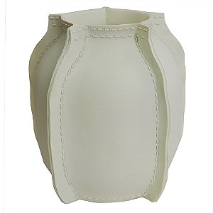 VASO DE RESINA OFF WHITE COM DETALHES DE PRESPONTO 15,5CM X