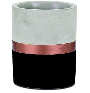 VASO PRETO E COBRE EM CIMENTO