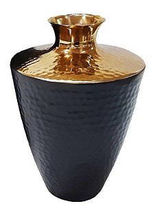 VASO MARTELADO PRETO E DOURADO 17X17X23CM
