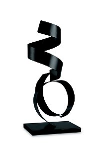 ESCULTURA PRETA EM METAL