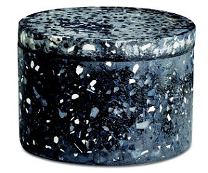 POTE PRETO EM CIMENTO