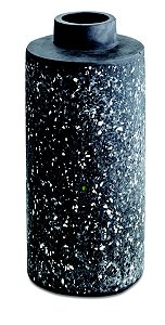 VASO PRETO EM CIMENTO