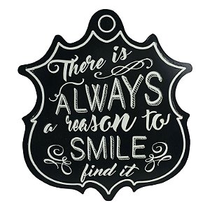 PLACA DECORATIVA EM METAL SMILE 26,5CM X 0,6CM X 30,2CM