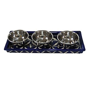 PETISQUEIRA EM METAL NO PRATO DE CERAMICA