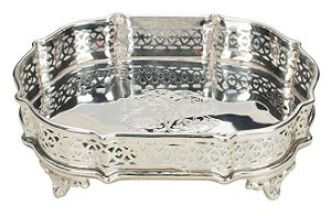 BANDEJA DE GALERIA DELHI OVAL EM LATÃO PRATEADO 21X16CM