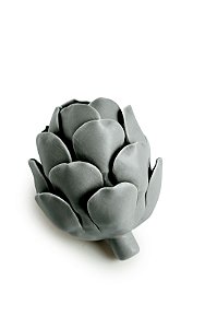 FLOR CINZA EM CERÂMICA
