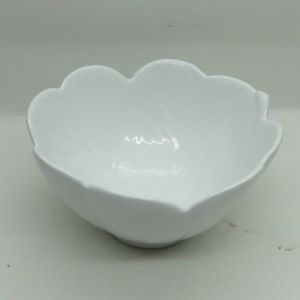 CENTRO MESA DECORATIVO DE CERÂMICA BANANA LEAF BRANCO 13x7cm
