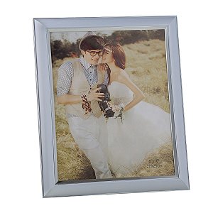 PORTA RETRATO DE PLÁSTICO TRADICIONAL 20x25cm