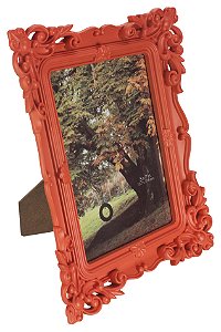 PORTA RETRATO RETRÔ EM PLÁSTICO 20X25CM COR DE GOIABA