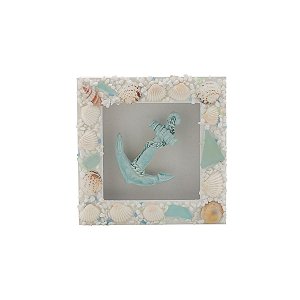 QUADRO DECORATIVO DE MADEIRA ANCORA ADORNADO DE CONCHA