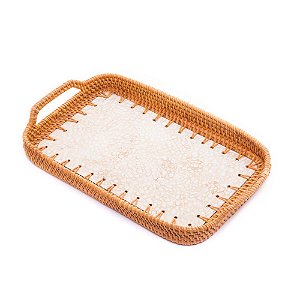 BANDEJA DECORATIVA CONCHA E RATTAN 32x20x3cm