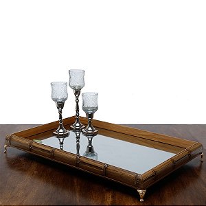 BANDEJA BAMBU COM PÉ NIQUELADO DOURADO 46x26x6,5cm