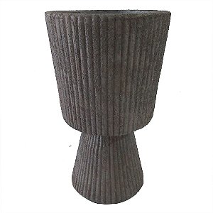 VASO EM CIMENTO CINZA