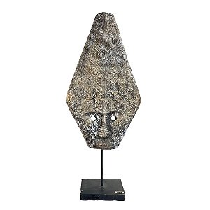 ESCULTURA MASCARA TRIBAL TORAJA EM MADEIRA WHITEWASH COM SUPORTE A55CM