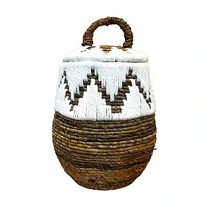 CESTA DECORATIVA FIBRA BALI REDONDO BRANCO E NATURAL COM TAMPA