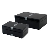 CJ. DE PORTA JOIAS DE MADEIRA E VIDRO PRETO E BRANCO - 2 PCS