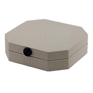 CAIXA DECORATIVA EM MADEIRA E REVESTIDO EM PU CREME 25CM X 25,3CM X 7CM