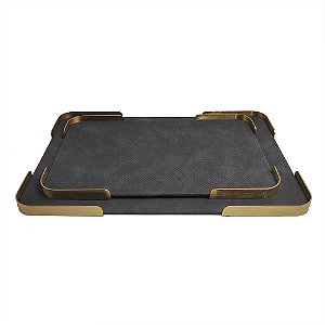 CJ DE 2 BANDEJAS DECORATIVAS EM MADEIRA REVESTIDO EM PU PRETO E DOURADO G45CM X