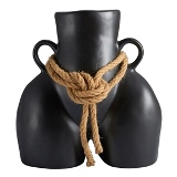 PECA DECORATIVA EM CERAMICA PRETA COM CORDA SILHUETA FEMININA