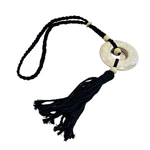PINGENTE EM ALGODÃO PRETO E MÁRMORE 65CM