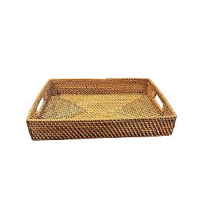 BANDEJA RETANGULAR EM RATTAN PEQUENA L35CM X A06CM X P26CM