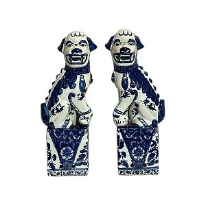 CONJUNTO 02 CÃES DE FÓ EM PORCELANA IMPORTADA AZUL E BRANCO GRANDE D9,5CM X A33CM