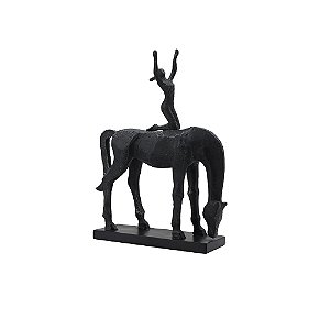 PECA DECORATIVA MULHER NO CAVALO EM RESINA PRETO