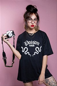 Camiseta Poison (preto)