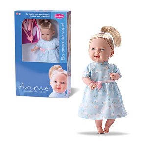Brinquedo Infantil Boneca Annie Cuida De Você Com Acessórios