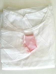 AVENTAL Desc. Manga Longa 20g TNT BRANCO C/Punho ROSA BB