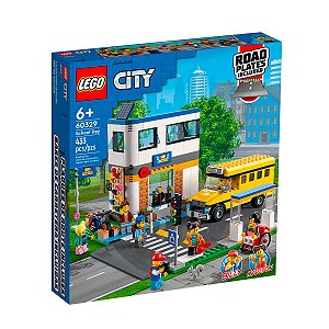 Brinquedo LEGO City Expansível de Montar Infantil Criança Dia Letivo Escolar 7 Bonequinhos +6 Anos