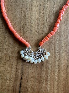 Colar de Corais com Pérolas