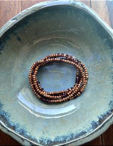 Colar/Pulseira de Sândalos com Granadas