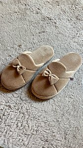 Chinelo Fechado Plush com Laco Bege 11784